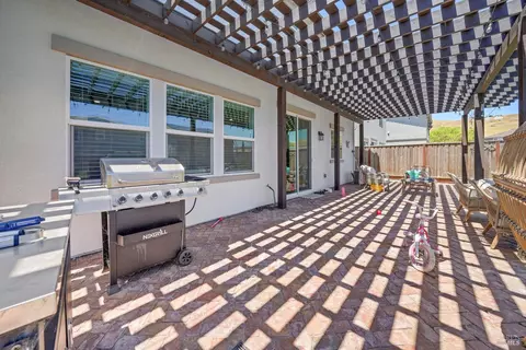 Exterior - 3216 Center Dr, Fairfield, CA 94533 photo 10 of 10