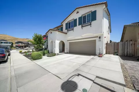 Exterior - 3216 Center Dr, Fairfield, CA 94533 photo 2 of 10