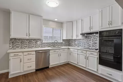 Kitchen - 3121 Alhambra Ave, Martinez, CA 94553 photo 2 of 3