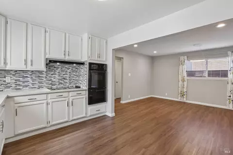 Kitchen - 3121 Alhambra Ave, Martinez, CA 94553 photo 3 of 3