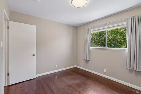 Bedroom - 3121 Alhambra Ave, Martinez, CA 94553 photo 6 of 12