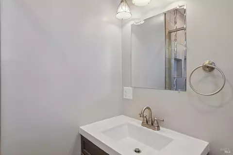 Bath - 3121 Alhambra Ave, Martinez, CA 94553 photo 5 of 6