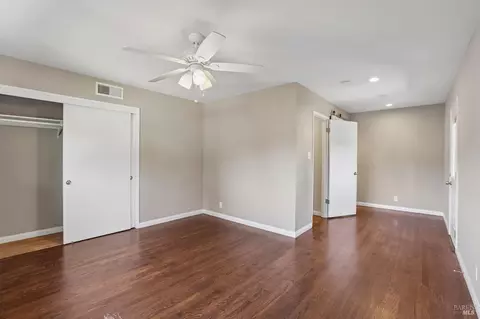 Bedroom - 3121 Alhambra Ave, Martinez, CA 94553 photo 10 of 12
