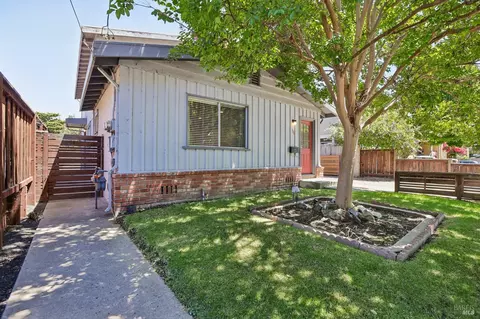 Exterior - 3121 Alhambra Ave, Martinez, CA 94553 photo 3 of 12