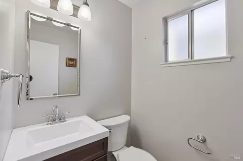 Bath - 3121 Alhambra Ave, Martinez, CA 94553 photo 1 of 6