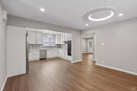 Living - 3121 Alhambra Ave, Martinez, CA 94553 photo 9 of 16