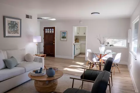 Living - 413 Gregory St, Fairfield, CA 94533 photo 1 of 3