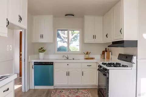 Kitchen - 413 Gregory St, Fairfield, CA 94533 photo 2 of 2