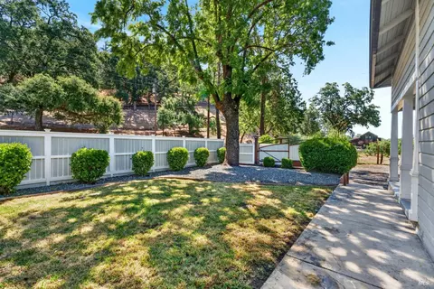 Exterior - 5300 Old River Rd, Ukiah, CA 95482 photo 10 of 19