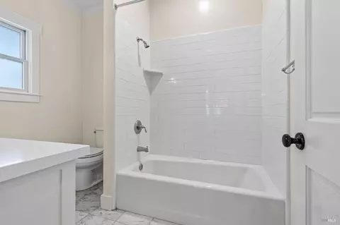 Bath - 5300 Old River Rd, Ukiah, CA 95482 photo 2 of 3