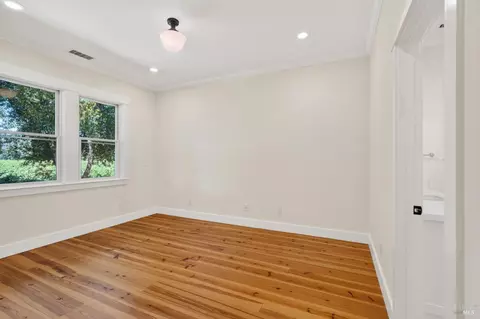 Bedroom - 5300 Old River Rd, Ukiah, CA 95482 photo 3 of 6