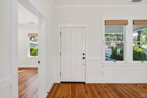 Entry Way - 5300 Old River Rd, Ukiah, CA 95482 photo 2 of 4
