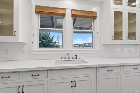 Kitchen - 5300 Old River Rd, Ukiah, CA 95482 photo 4 of 4