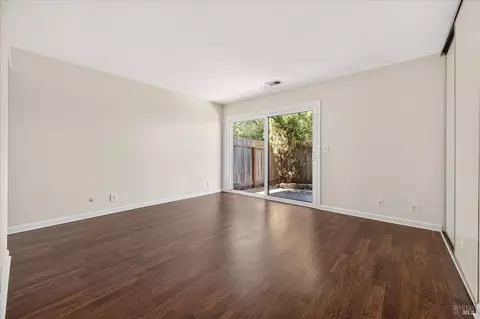 Living - 2002 Clearview Cir, Benicia, CA 94510 photo 7 of 7