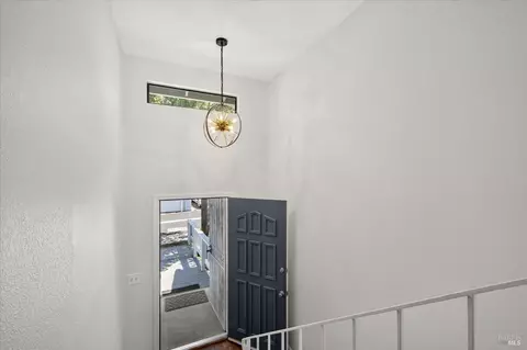 Entry Way - 2002 Clearview Cir, Benicia, CA 94510 photo 2 of 4