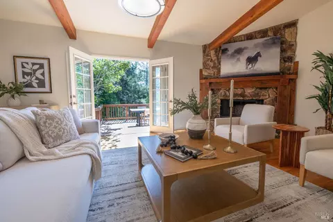 2097 Manzanita Ave, Santa Rosa, CA 95404
