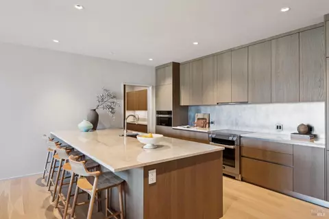 171 Sawmill Cir #202, Healdsburg, CA 95448