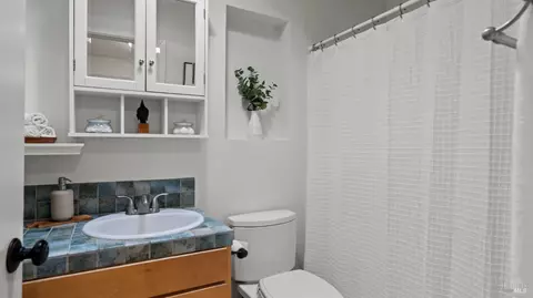 Bath - 8373 Windmill Farms Dr, Cotati, CA 94931 photo 1 of 1