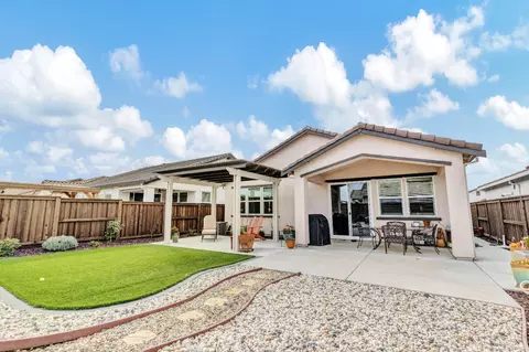 Exterior - 315 White Owl St, Dixon, CA 95620 photo 6 of 14