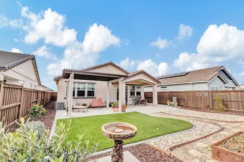 Exterior - 315 White Owl St, Dixon, CA 95620 photo 5 of 14