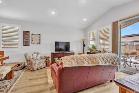 Living - 315 White Owl St, Dixon, CA 95620 photo 2 of 2