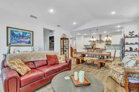 Living - 315 White Owl St, Dixon, CA 95620 photo 1 of 2