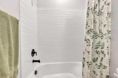 Bath - 315 White Owl St, Dixon, CA 95620 photo 6 of 6
