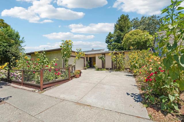 6644 Greenmeadow Dr, Santa Rosa, CA 95409