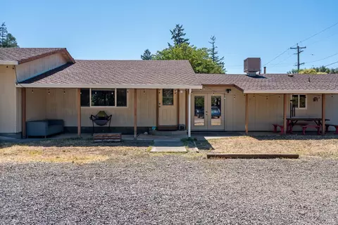 8461 Uva Dr, Redwood Valley, CA 95470