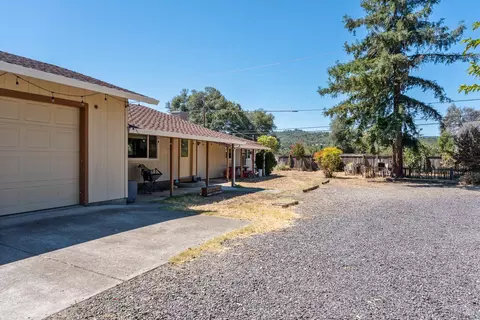 8461 Uva Dr, Redwood Valley, CA 95470