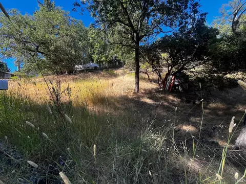 1721 Crawford Dr, Willits, CA 95490 photo 2