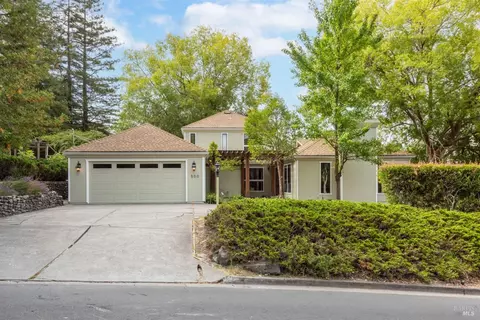 500 Los Arboles Way, Santa Rosa, CA 95403