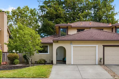 903 Hacienda Cir, Rohnert Park, CA 94928