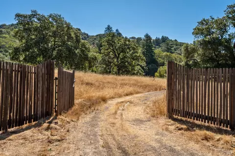 24051 Fig Tree Ln, Yorkville, CA 95494