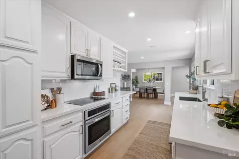 Kitchen - 34 Devonshire Dr, Novato, CA 94947 photo 2 of 7