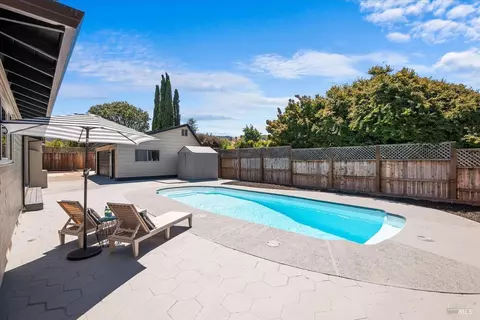 Exterior - 34 Devonshire Dr, Novato, CA 94947 photo 5 of 9