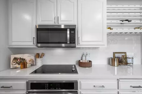 Kitchen - 34 Devonshire Dr, Novato, CA 94947 photo 6 of 7