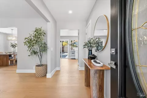 Entry Way - 34 Devonshire Dr, Novato, CA 94947 photo 1 of 2