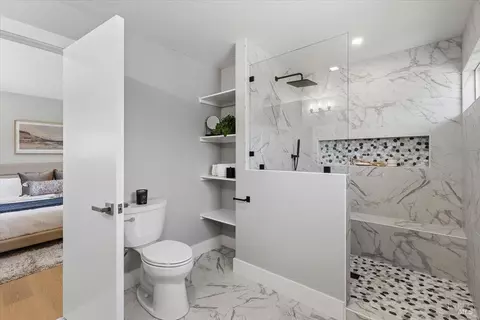 Bath - 34 Devonshire Dr, Novato, CA 94947 photo 1 of 6