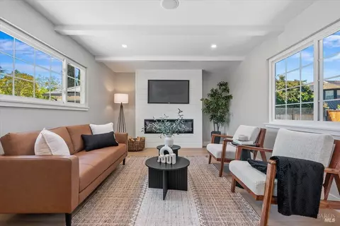 Living - 34 Devonshire Dr, Novato, CA 94947 photo 4 of 5