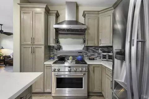 Kitchen - 5159 Chabot Ct, Fairfield, CA 94534 photo 5 of 6
