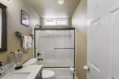 Bath - 5159 Chabot Ct, Fairfield, CA 94534 photo 4 of 4