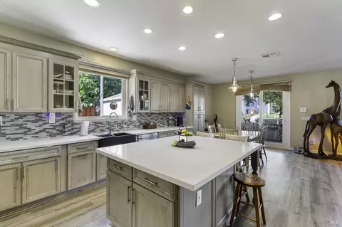 Kitchen - 5159 Chabot Ct, Fairfield, CA 94534 photo 1 of 6