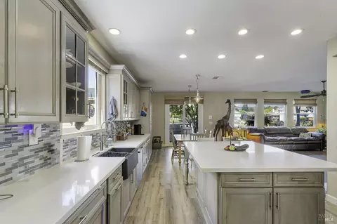 Kitchen - 5159 Chabot Ct, Fairfield, CA 94534 photo 2 of 6