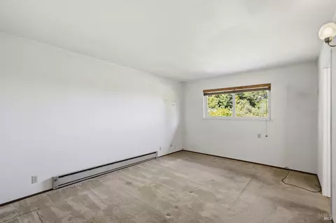 Bedroom - 1982 Coffee Ln, Sebastopol, CA 95472 photo 1 of 7