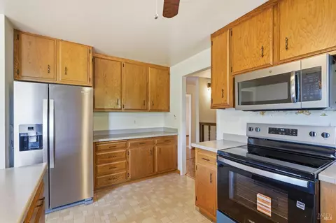 Kitchen - 1982 Coffee Ln, Sebastopol, CA 95472 photo 3 of 5
