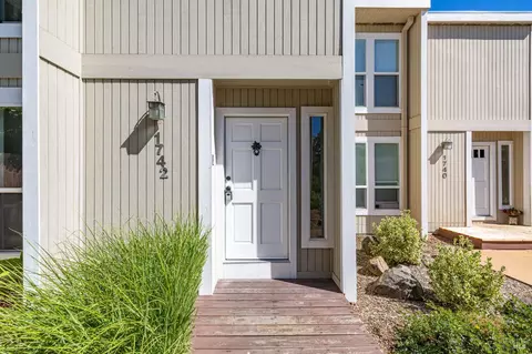 1742 Mission Blvd, Santa Rosa, CA 95409