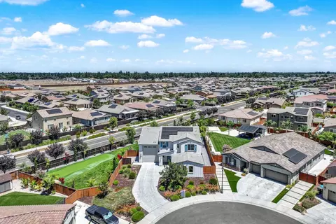 View/Area - 700 Moonlight Ct, Dixon, CA 95620 photo 2 of 7