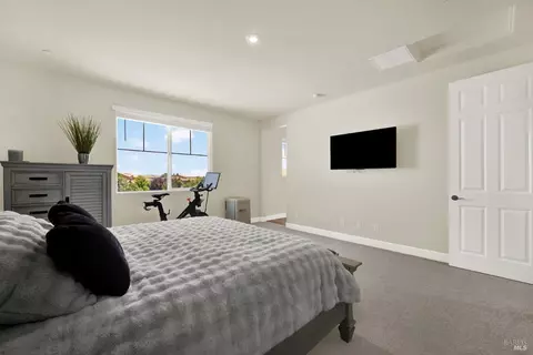 Bedroom - 700 Moonlight Ct, Dixon, CA 95620 photo 8 of 10