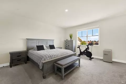 Bedroom - 700 Moonlight Ct, Dixon, CA 95620 photo 7 of 10